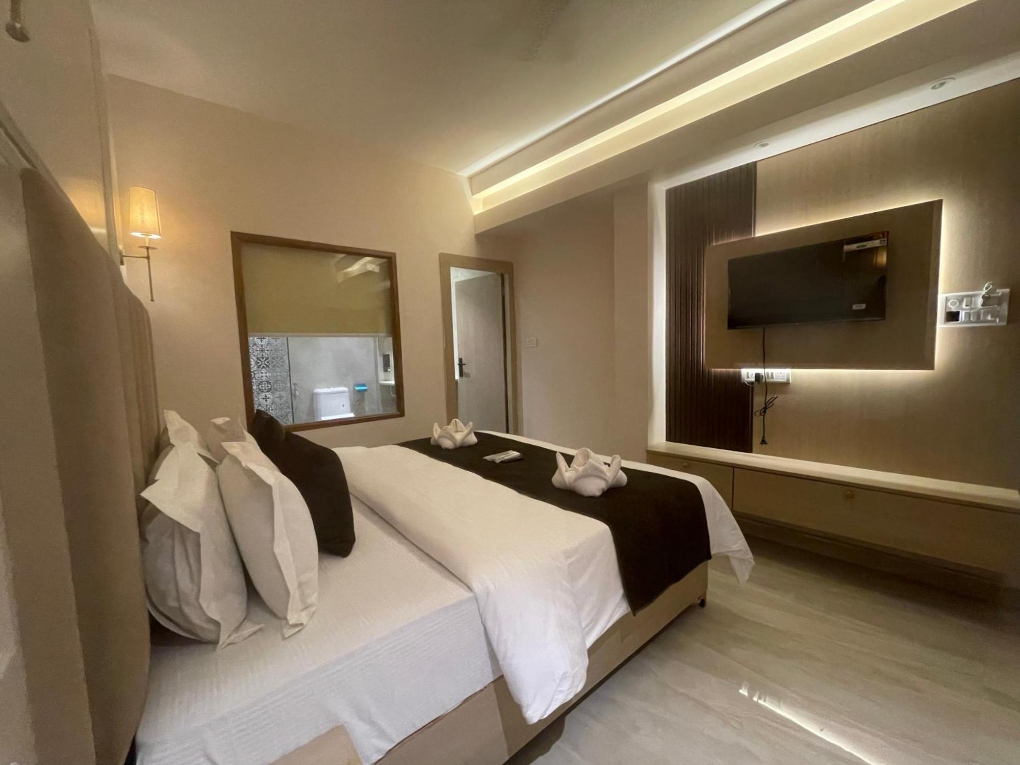 Royal Casa Baga Hotel Ngoại thất bức ảnh