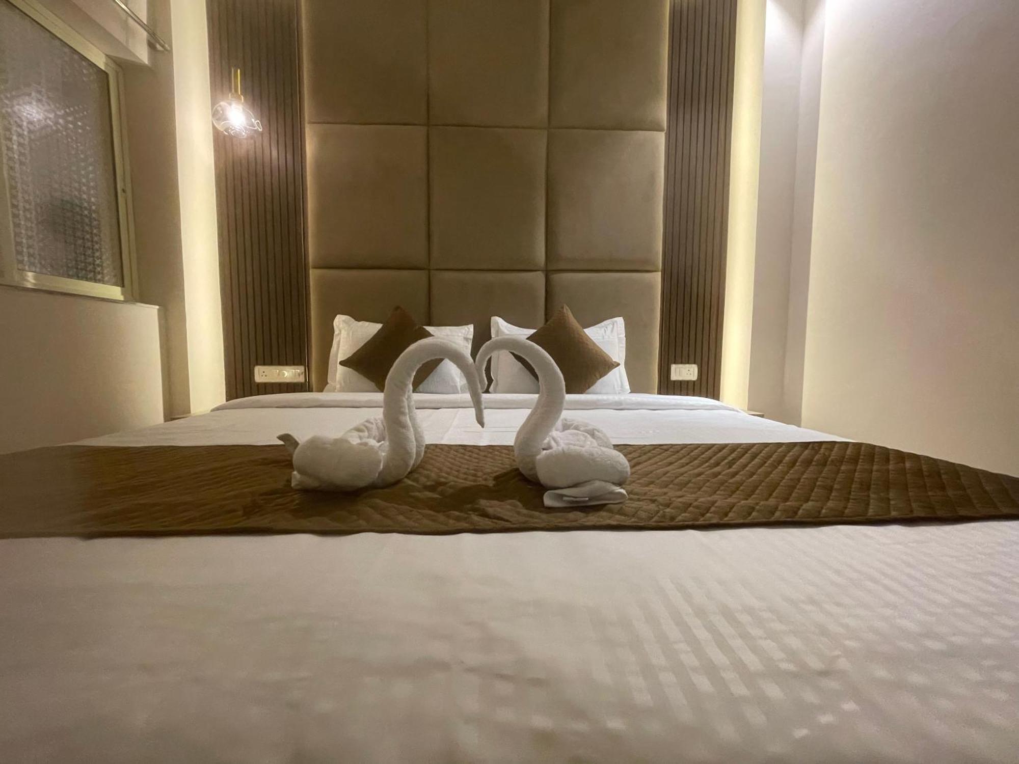 Royal Casa Baga Hotel Ngoại thất bức ảnh