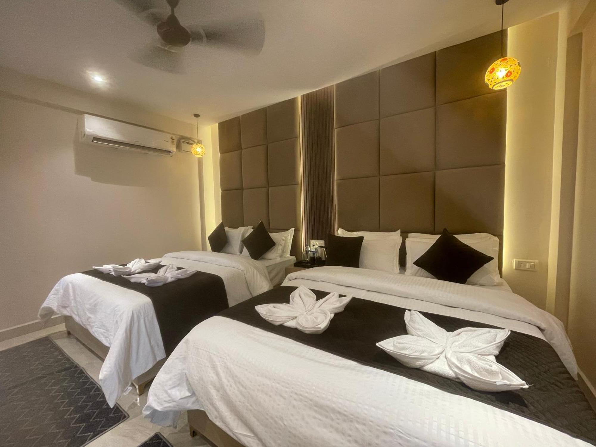 Royal Casa Baga Hotel Ngoại thất bức ảnh
