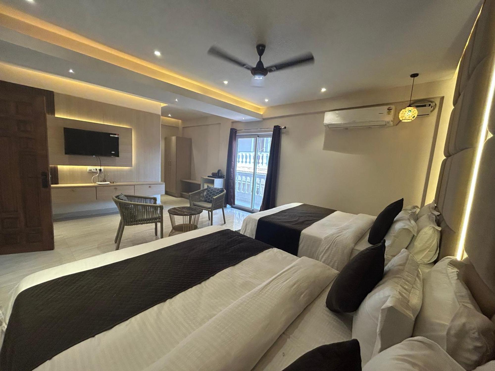 Royal Casa Baga Hotel Ngoại thất bức ảnh